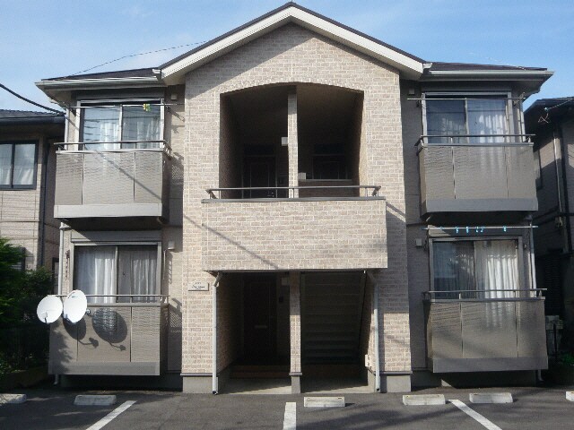 栃木県小山市城北３丁目の物件外観写真