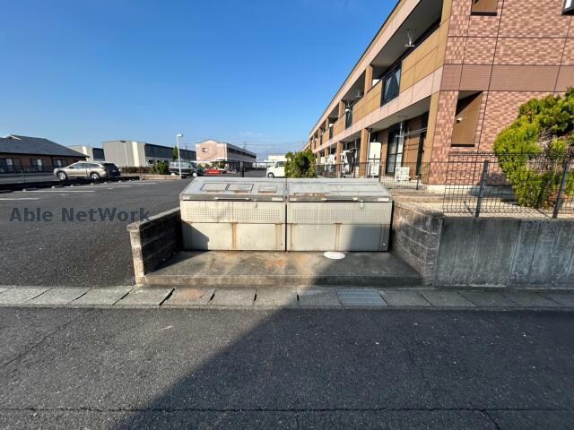 ロイヤル　ラ　ファミーユＢ棟の物件外観写真