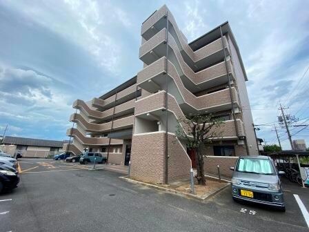 ラ・プランタンの物件外観写真