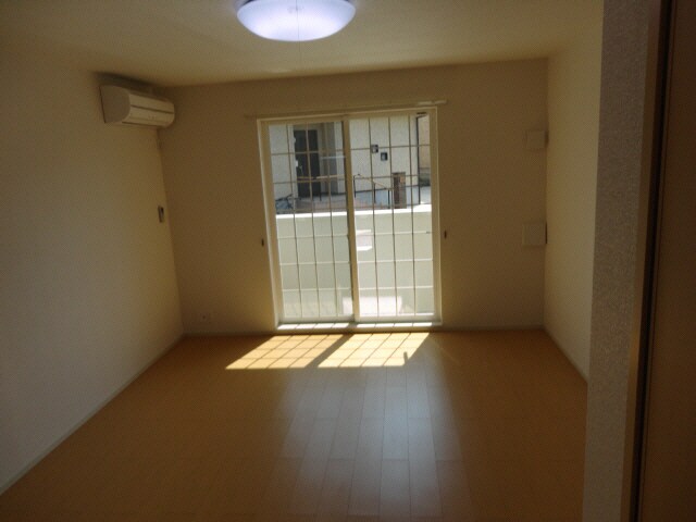 パルテール西条Aの物件内観写真