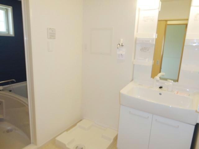 クリスタルコートの物件内観写真