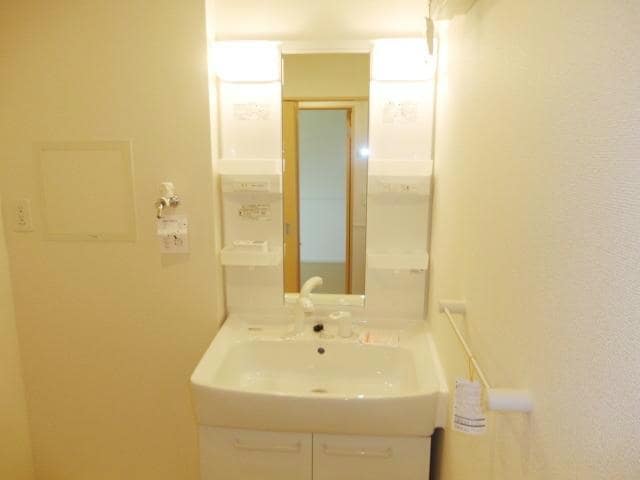 クリスタルコートの物件内観写真