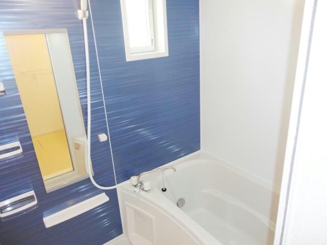 クリスタルコートの物件内観写真