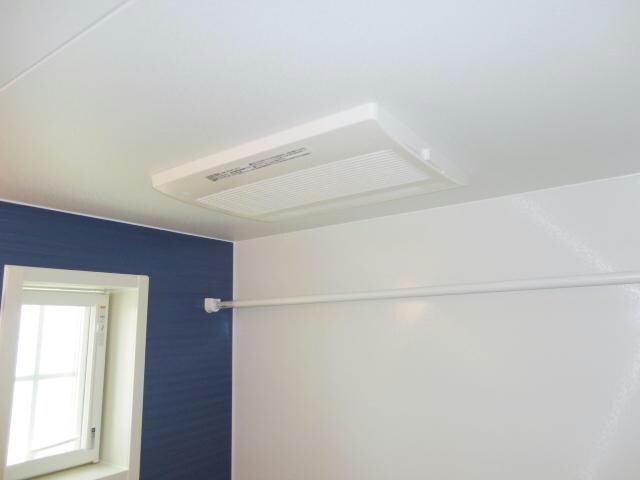 クリスタルコートの物件内観写真