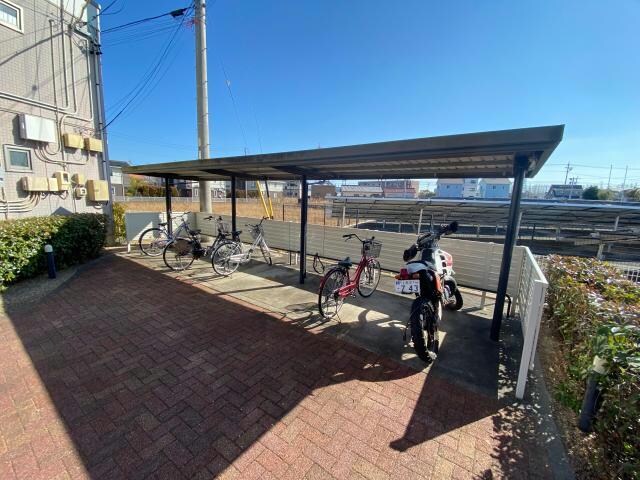 ヴァンフルールA棟の物件外観写真