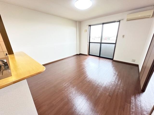 メゾンプレサスの物件内観写真