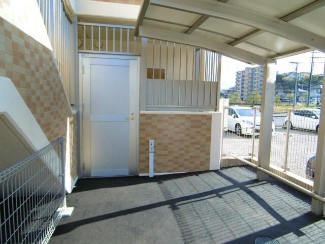 フローラ桜ヶ丘の物件外観写真