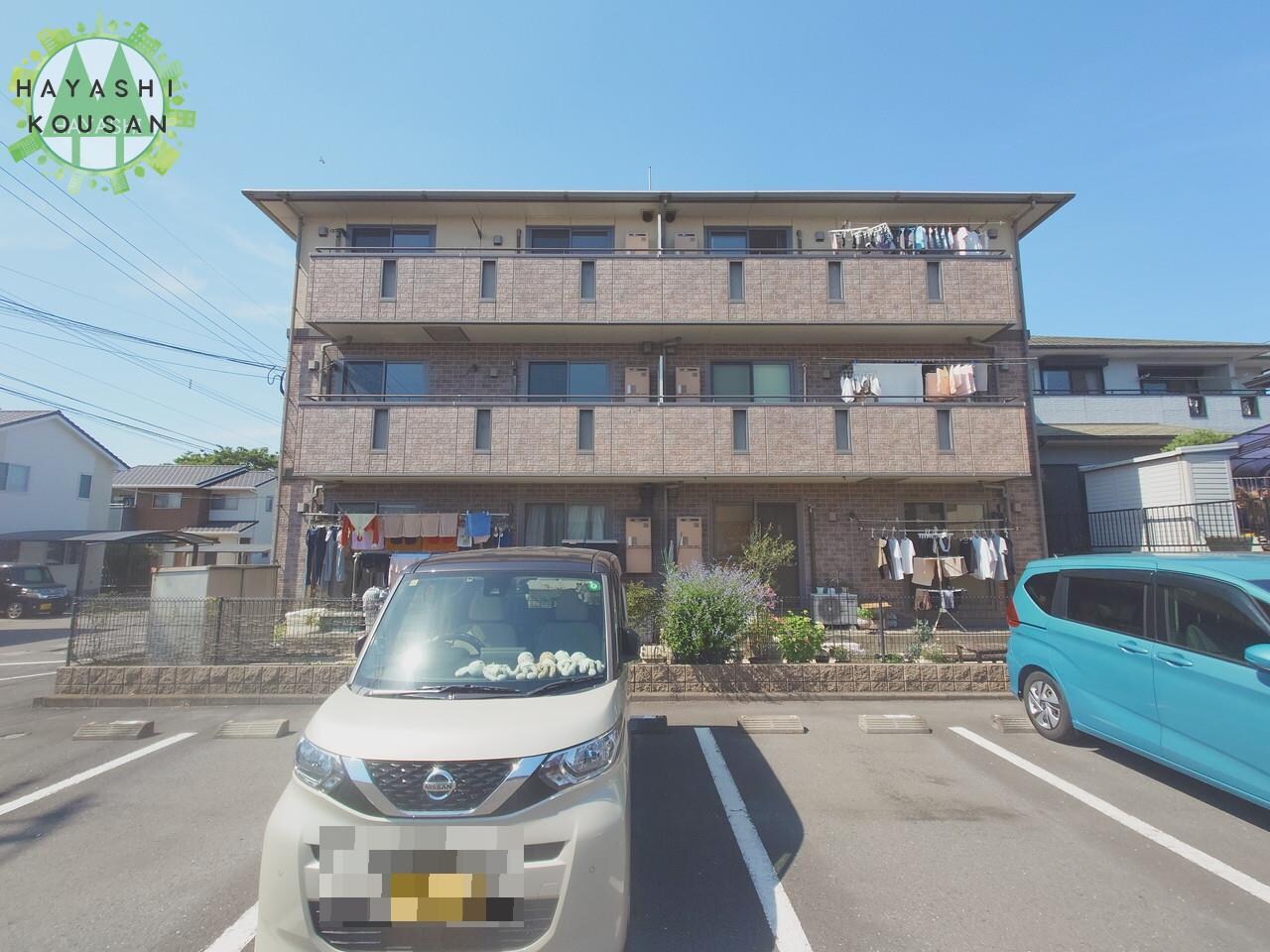 グランドールA棟の物件外観写真