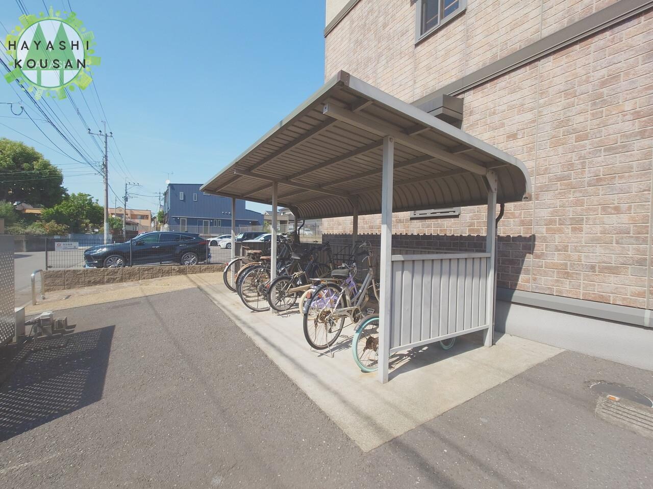 グランドールA棟の物件外観写真