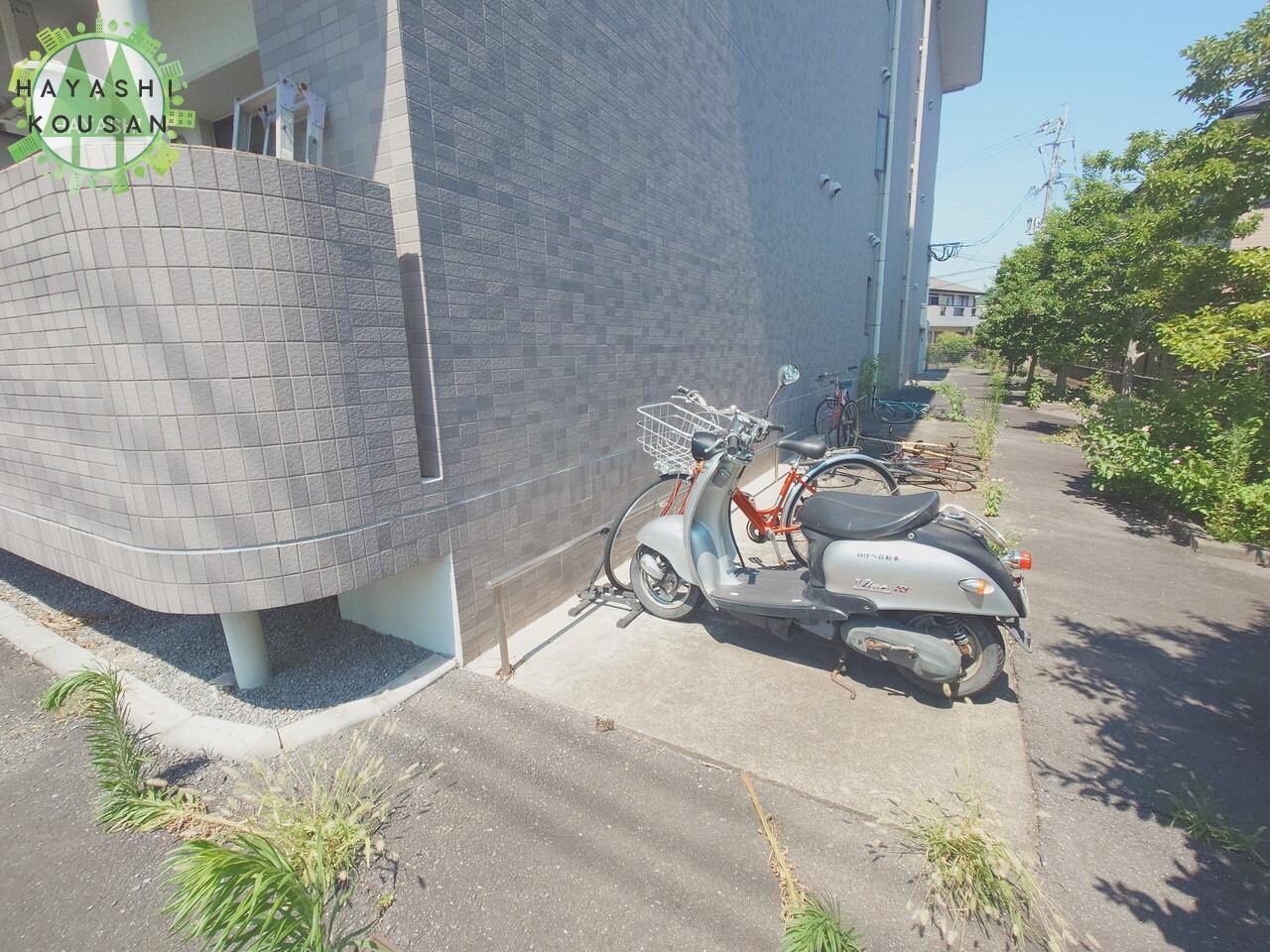 トレステーラ下芹の物件外観写真