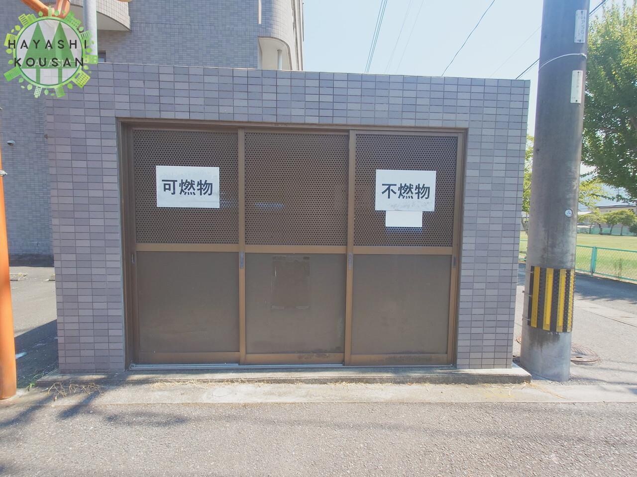 トレステーラ下芹の物件外観写真