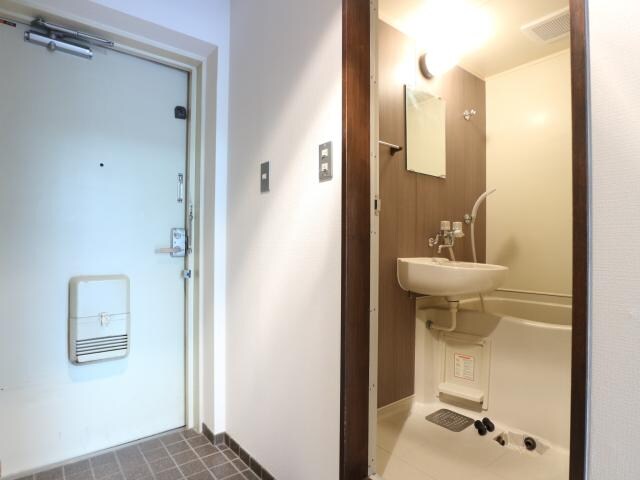 静岡駅 バス6分  八幡二丁目下車：停歩7分 1階の物件内観写真