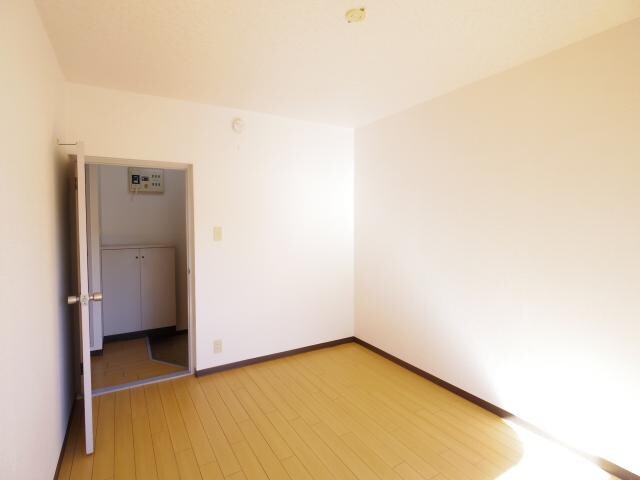 静岡駅 バス16分  中村町下下車：停歩3分 2階の物件内観写真