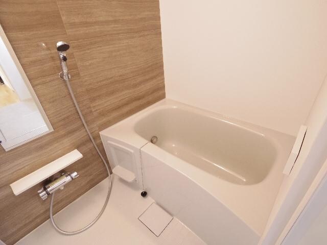 静岡駅 バス20分  籠上北秀英予備校前下車：停歩5分 1階の物件内観写真