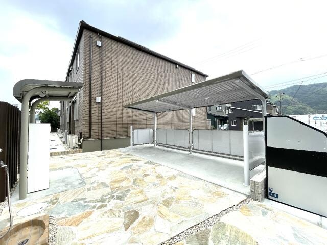 静岡駅 バス20分  籠上北秀英予備校前下車：停歩5分 1階の物件外観写真