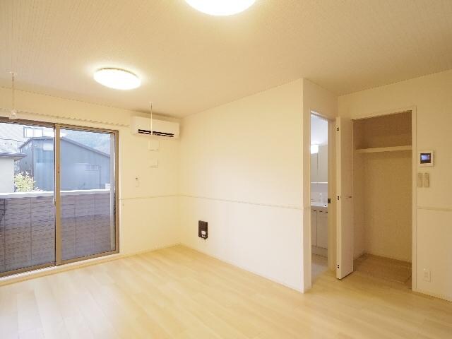 静岡駅 バス20分  籠上北秀英予備校前下車：停歩5分 1階の物件内観写真