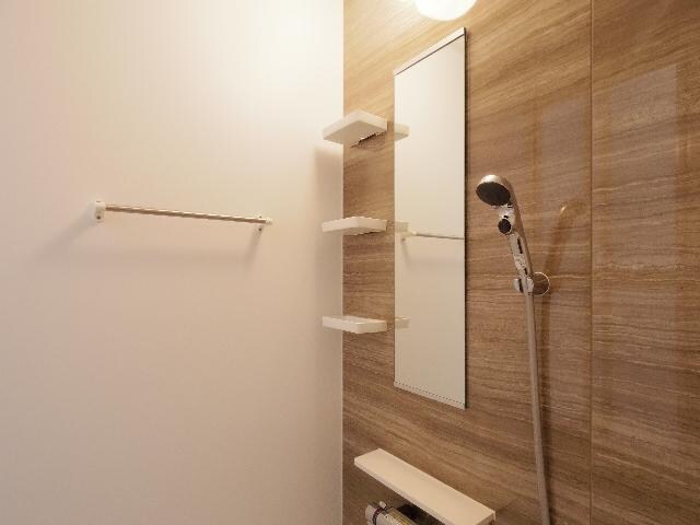 静岡駅 バス20分  籠上北秀英予備校前下車：停歩5分 1階の物件内観写真