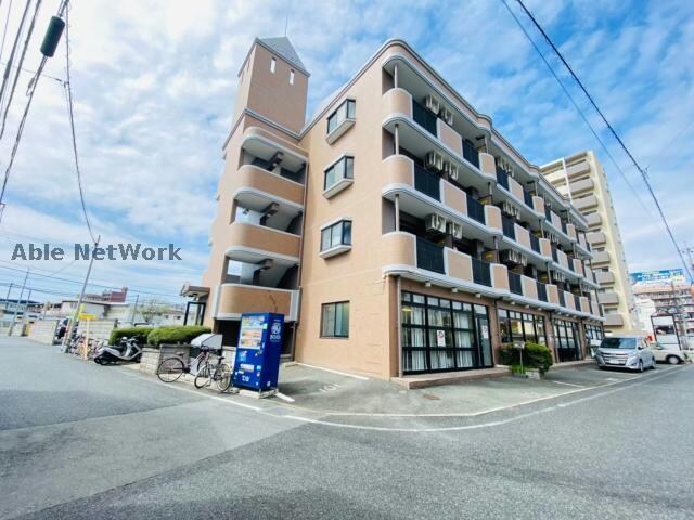 グランド北入口徒歩1分の物件外観写真