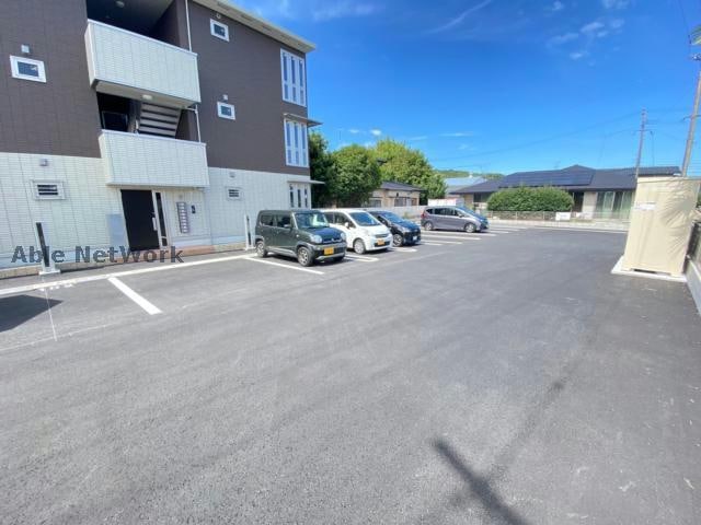 ヒーリングマンションの物件外観写真