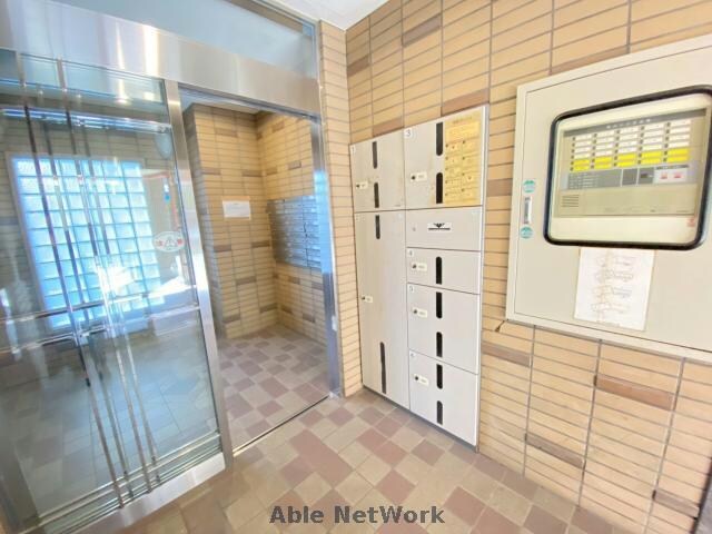 自衛隊前 徒歩2分 2階の物件外観写真