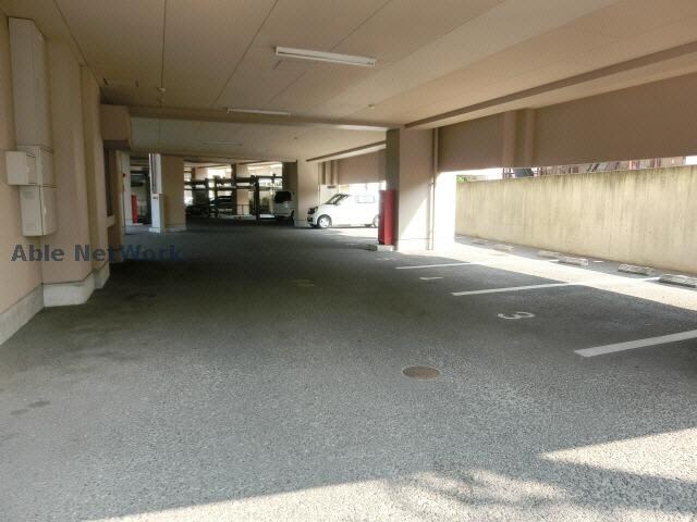 自衛隊前 徒歩2分 2階の物件外観写真