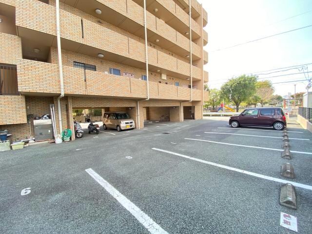 エトワール出水苑の物件外観写真