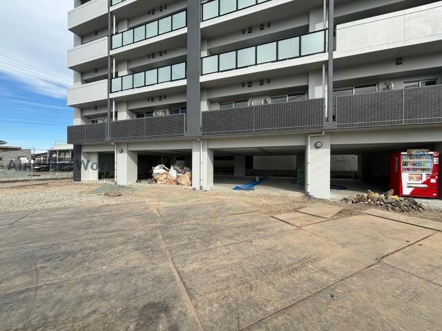 自衛隊通り 徒歩2分 8階の物件外観写真