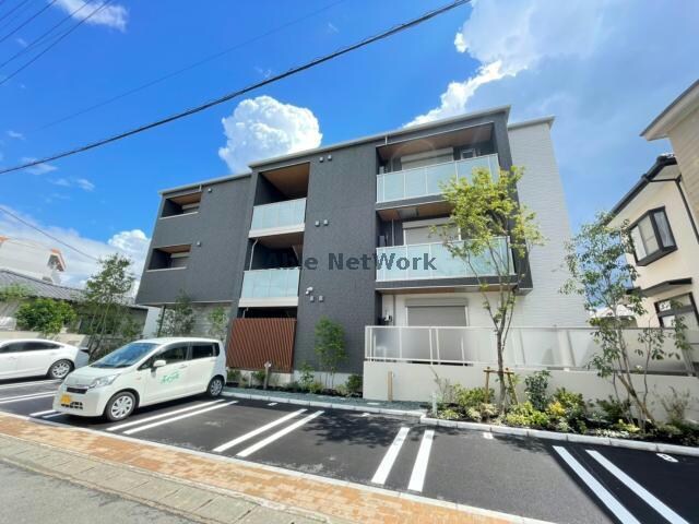 シャーメゾンローツェ国府の物件外観写真