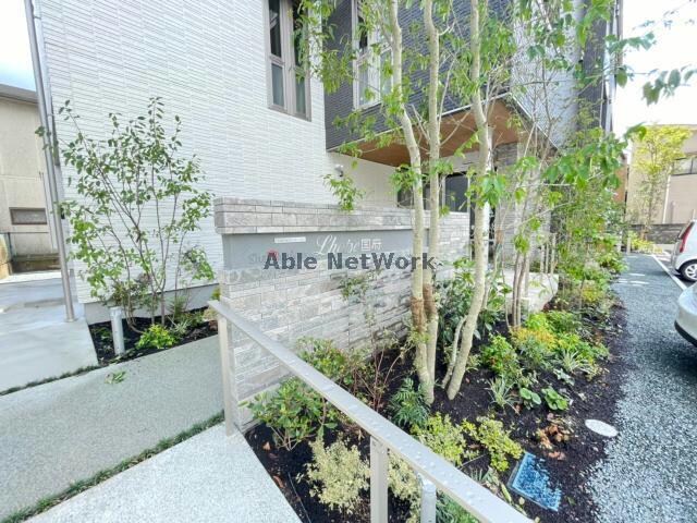 シャーメゾンローツェ国府の物件外観写真