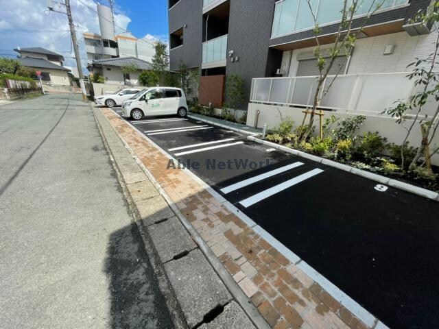 シャーメゾンローツェ国府の物件外観写真