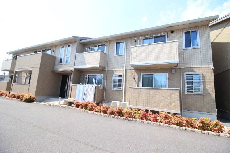 メゾン　エミグラント　Ａ棟の物件外観写真