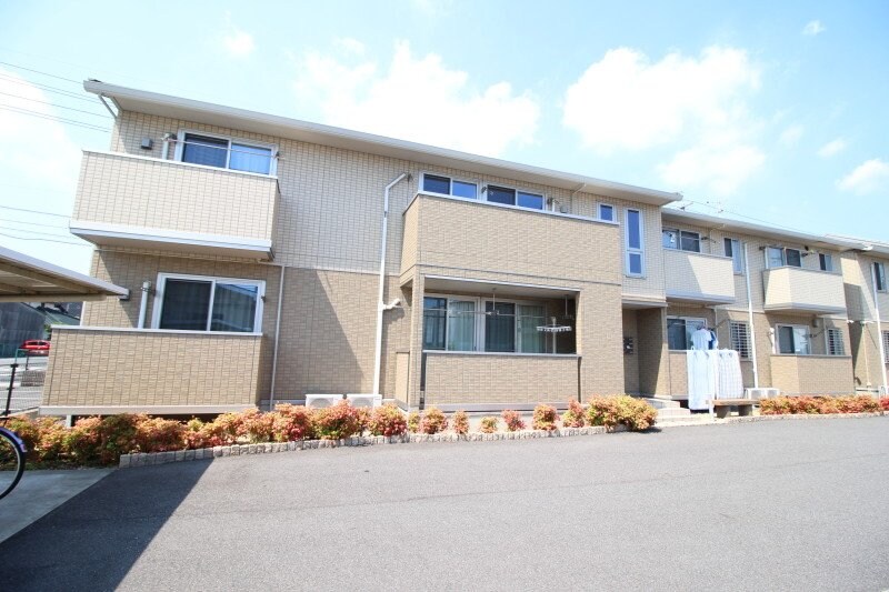 メゾン　エミグラント　Ａ棟の物件外観写真