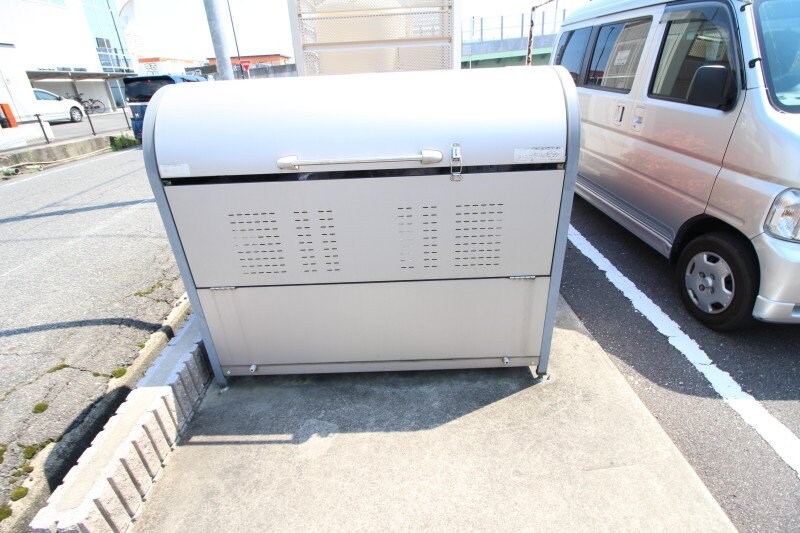 メゾン　エミグラント　Ａ棟の物件外観写真