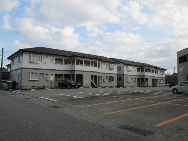 レジデンス南塚の物件外観写真