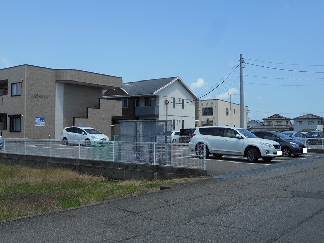 ファニーハウスの物件外観写真