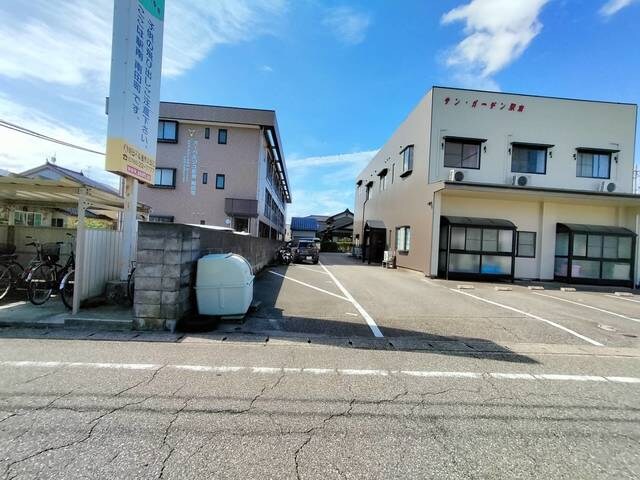 サンガーデン駅南の物件外観写真