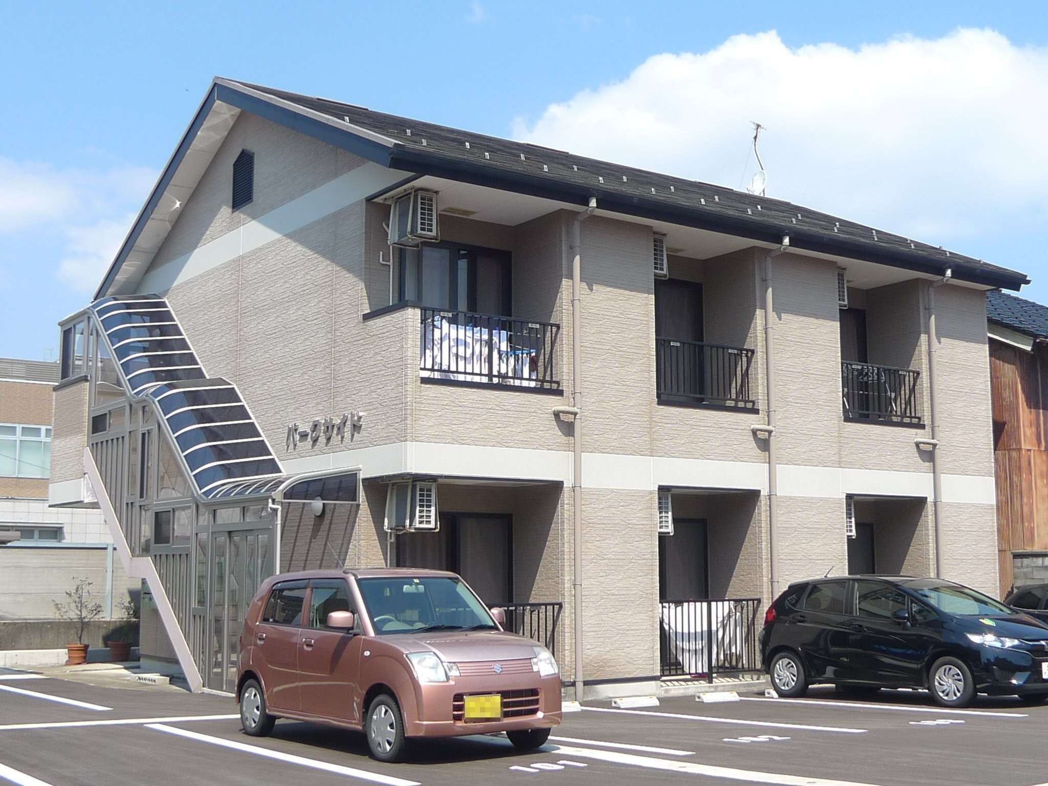 パークサイドの物件外観写真