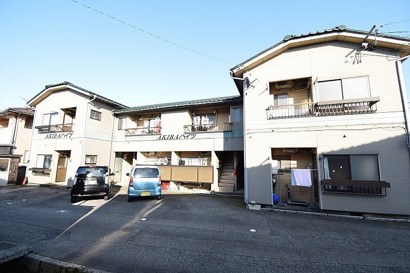 AKIBAハイツ1号棟の物件外観写真