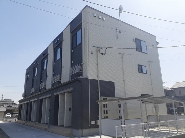 ラ・ルミエールの物件外観写真