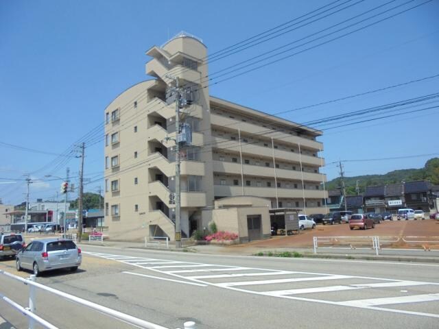 PLAZA伏木の物件外観写真