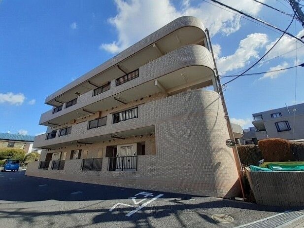 レフィナードＥの物件外観写真