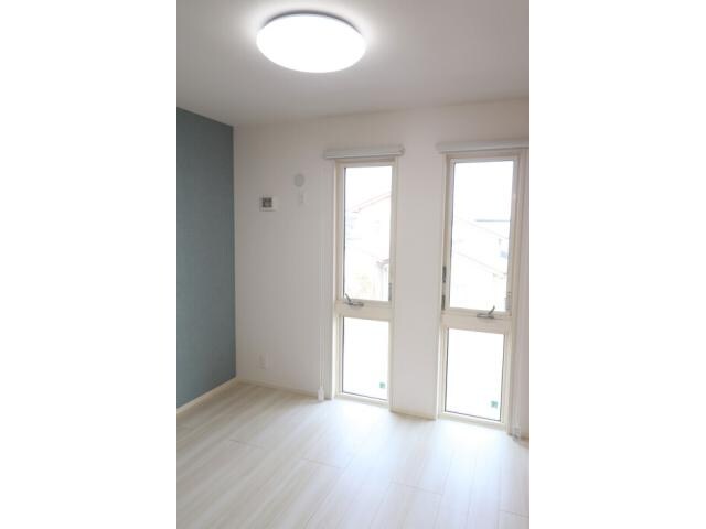 セレナーデ中川原新町の物件内観写真