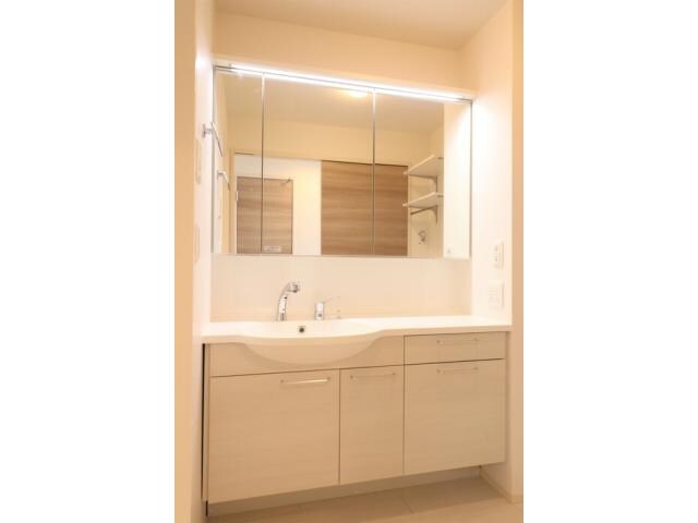 セレナーデ中川原新町の物件内観写真