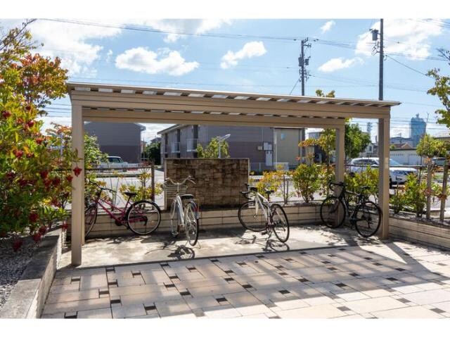 リヤン環水の物件外観写真