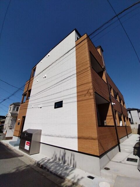 ヘリオス芝山の物件外観写真