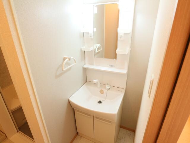 草薙駅 バス15分  弥生町下車：停歩2分 1階の物件内観写真