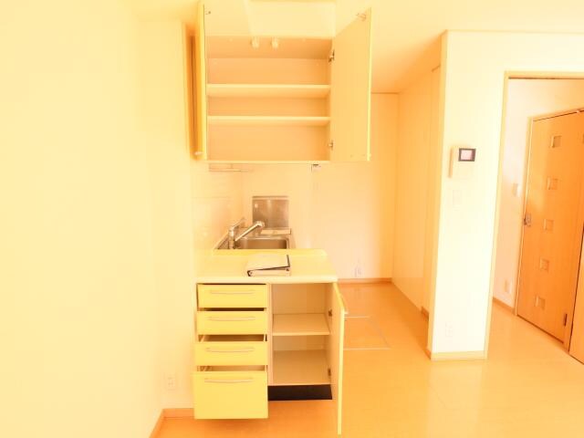 草薙駅 バス15分  弥生町下車：停歩2分 1階の物件内観写真