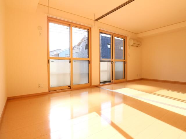 草薙駅 バス15分  弥生町下車：停歩2分 1階の物件内観写真