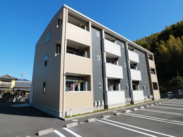 静岡県静岡市葵区瀬名３丁目の物件外観写真