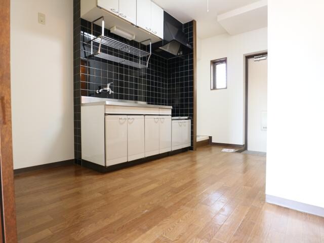 狐ケ崎駅 徒歩15分 1階の物件内観写真